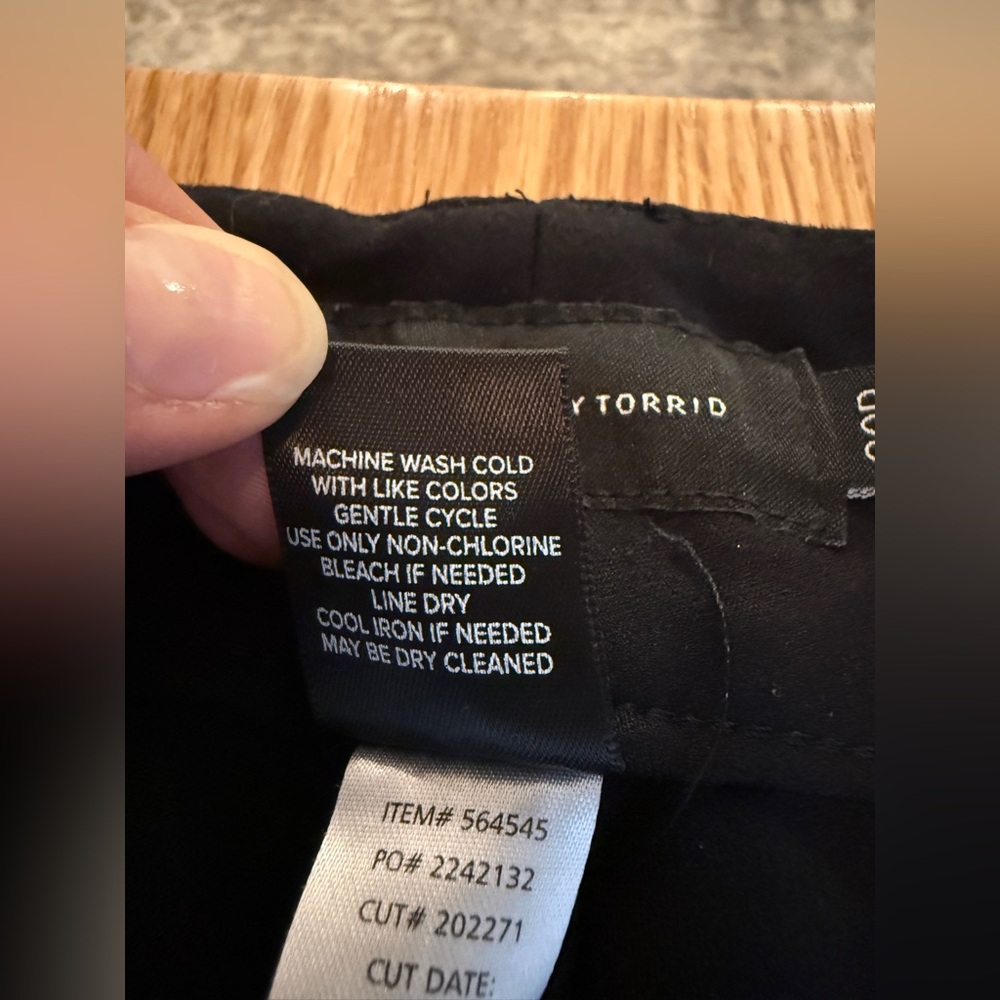 Studio by Torrid Black Dress Pants – Size 20R Stretch Career Workwear - Picture 4 of 4